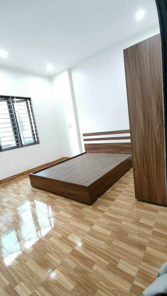 CC gửi bán nhà 3 tầng hướng Tây mới xây tại TP Hải Dương Ô tô đỗ cửa Ngõ 166 Vũ Hựu p. Thanh Bình