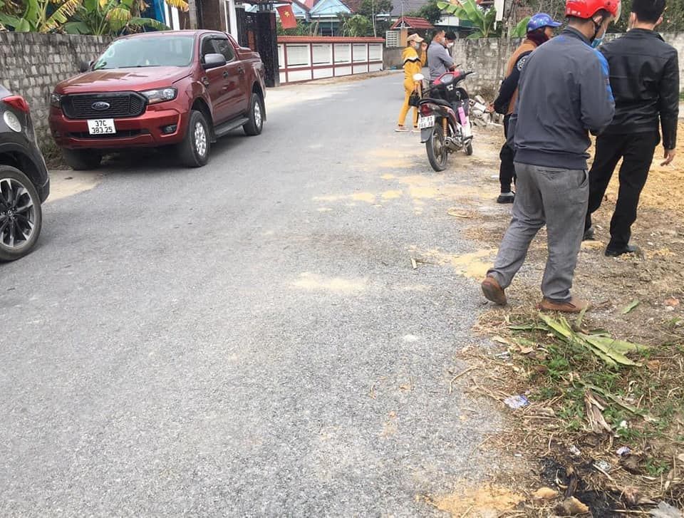Cần tiền bán nhanh lô đất xóm 5 nghi trung vs đường nhựa 2 mặt tiền, cách trường tiểu học 300m
