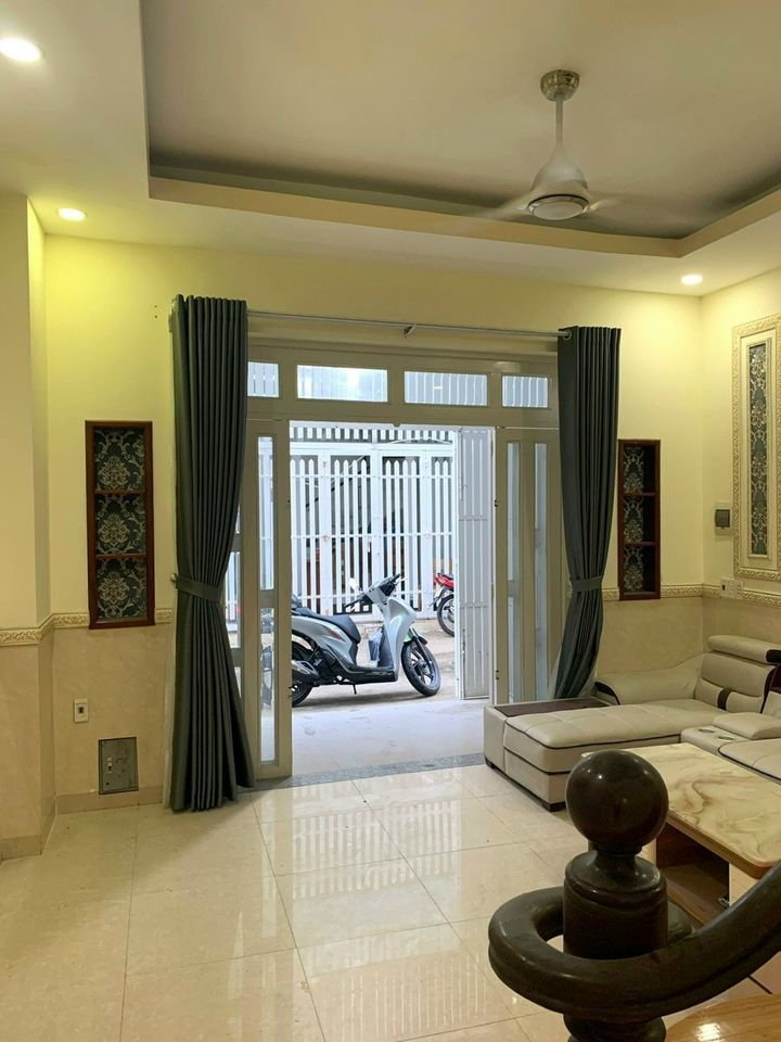 Bán GAP nhà SỔ HỒNG RIÊNG Hoàn công đầy đủ HẺM XE HƠI THỊ TRẤN NHÀ BÈ KDC Sài Gòn Mới