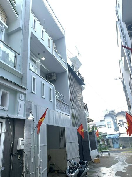 Bán GAP nhà SỔ HỒNG RIÊNG Hoàn công đầy đủ HẺM XE HƠI THỊ TRẤN NHÀ BÈ KDC Sài Gòn Mới