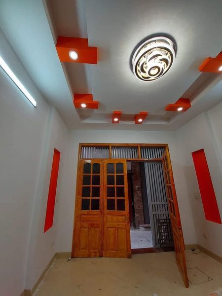 Bán nhà ngõ Thụy Khuê, Tây Hồ diện tích sổ đỏ 36m2 xây 5 tầng, mặt tiền 4.3m giá 3.95 tỷ
