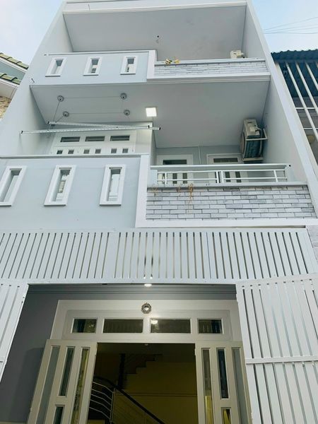 Bán GAP nhà SỔ HỒNG RIÊNG Hoàn công đầy đủ HẺM XE HƠI THỊ TRẤN NHÀ BÈ KDC Sài Gòn Mới
