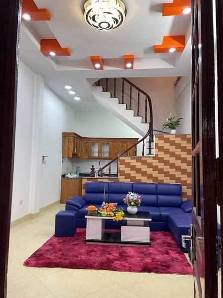Bán nhà ngõ Thụy Khuê, Tây Hồ diện tích sổ đỏ 36m2 xây 5 tầng, mặt tiền 4.3m giá 3.95 tỷ