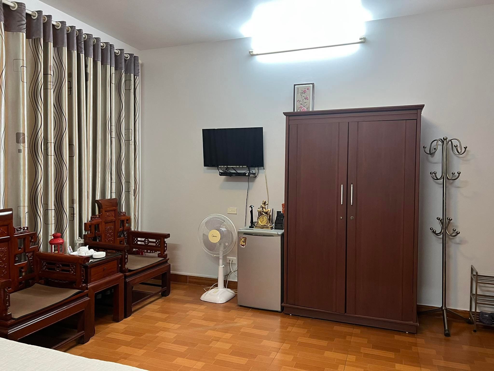 Chính chủ cho thuê nhà Mặt Phố Đường Mỹ Đình, Cầu Giấy Diện tích; 83m, MT: 5,2m Nhà xây 5 Tầng
