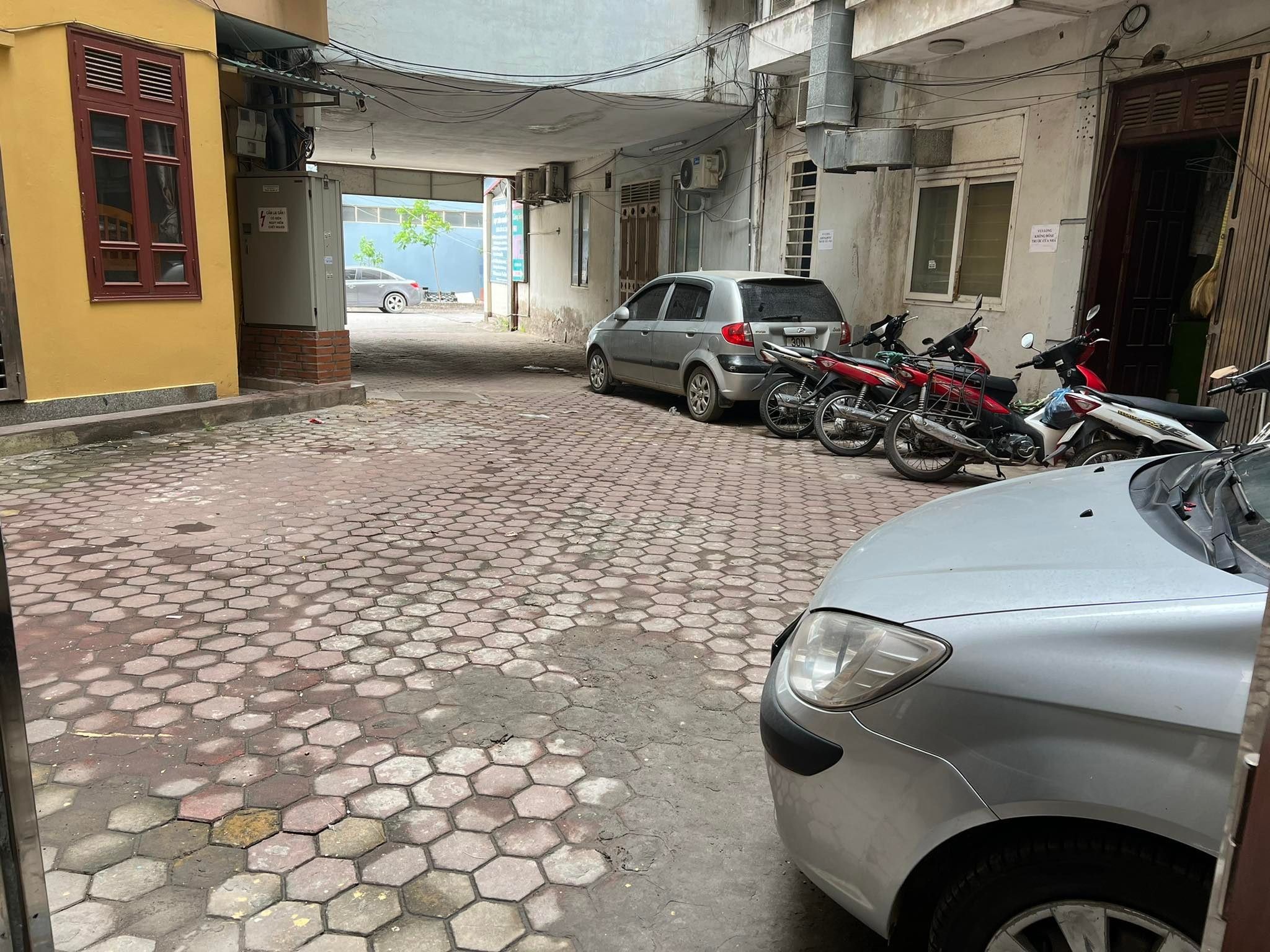 Chính chủ cho thuê nhà Mặt Phố Đường Mỹ Đình, Cầu Giấy Diện tích; 83m, MT: 5,2m Nhà xây 5 Tầng