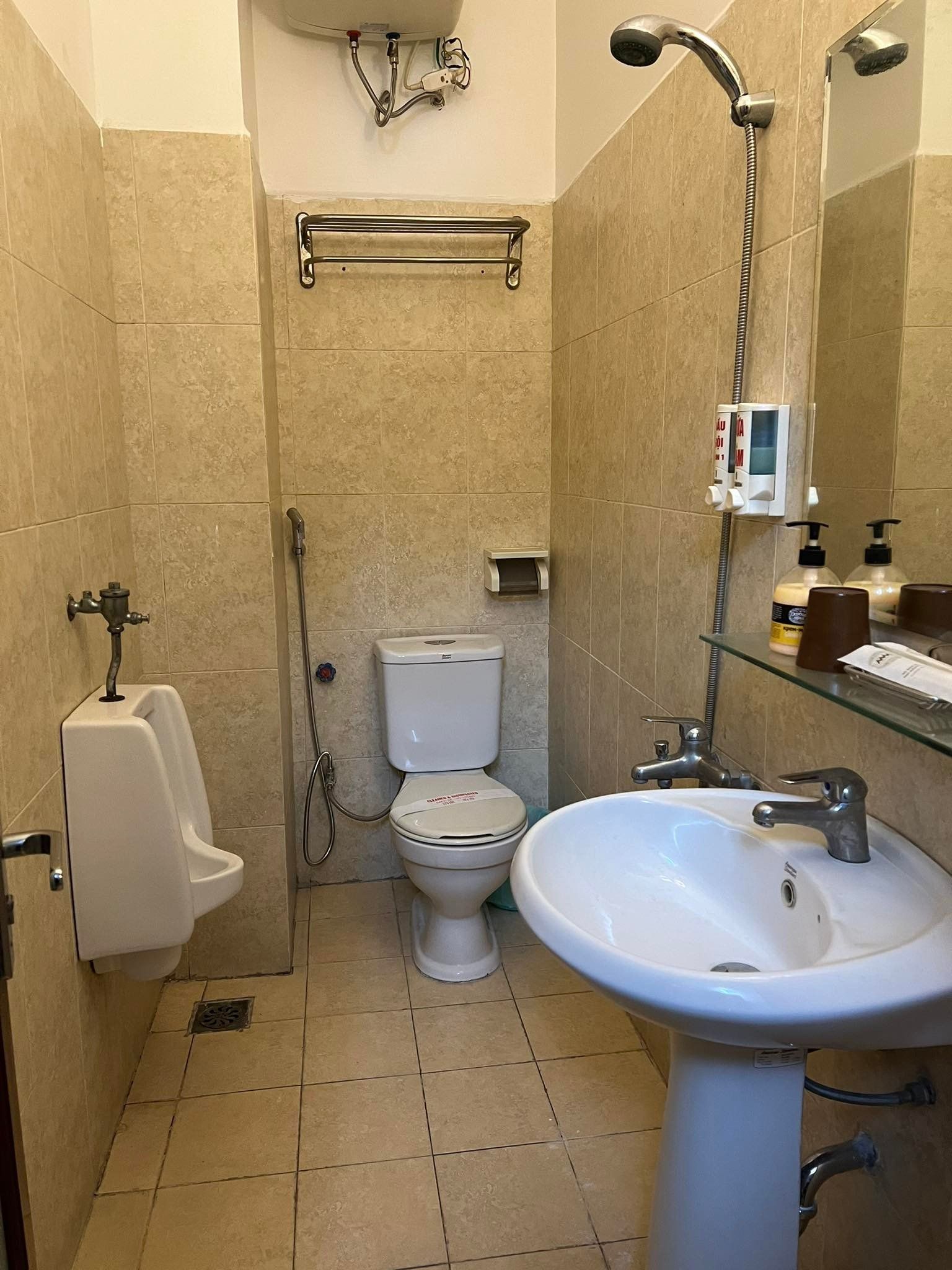 Chính chủ cho thuê nhà Mặt Phố Đường Mỹ Đình, Cầu Giấy Diện tích; 83m, MT: 5,2m Nhà xây 5 Tầng