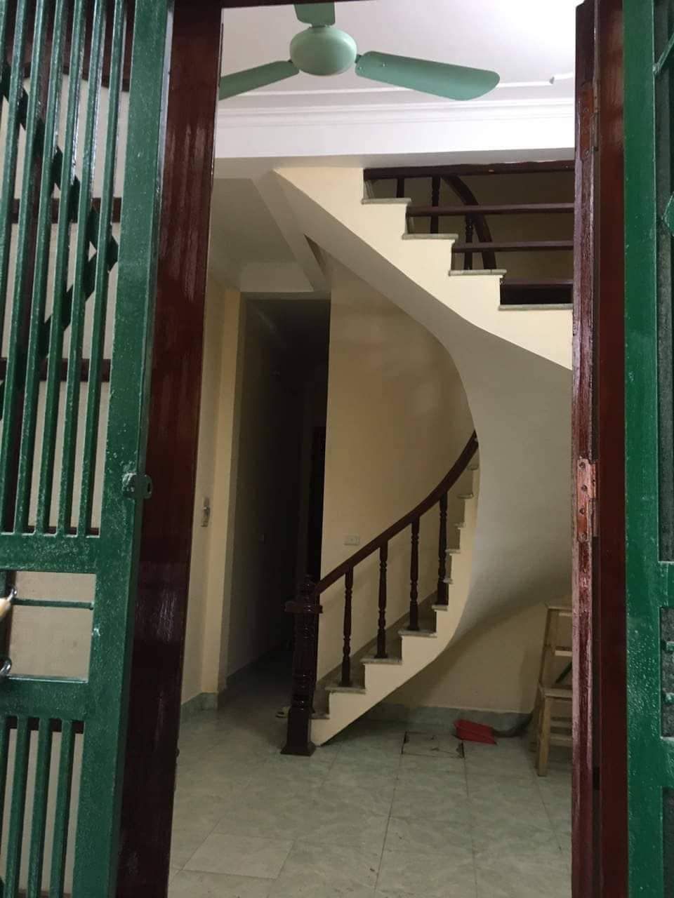 cho thuê nhà riêng 32m2*4t ngõ 141 Trương Định, Hai Bà Trưng, Hà Nội