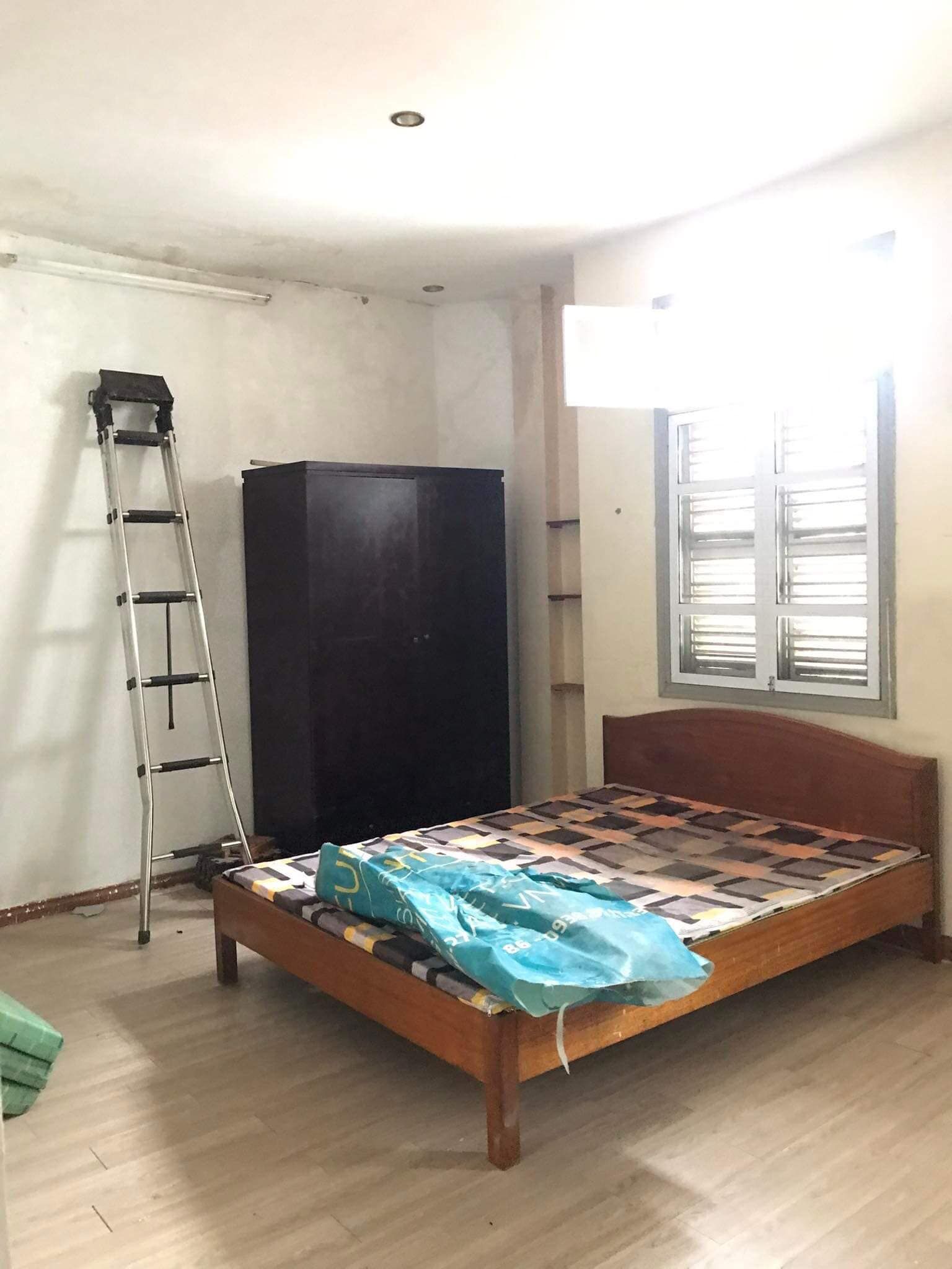 Cho thuê nhà ngõ 515 Hoàng Hoa Thám - Ba Đình - Hà Nội -Diện tích 40m 3 tầng 4 Phòng ngủ