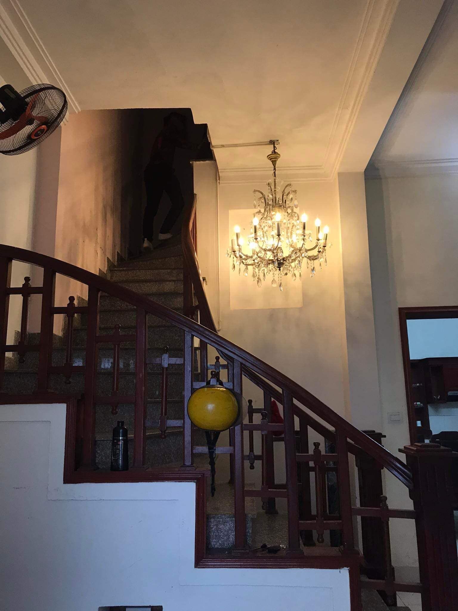 Cho thuê nhà ngõ 515 Hoàng Hoa Thám - Ba Đình - Hà Nội -Diện tích 40m 3 tầng 4 Phòng ngủ