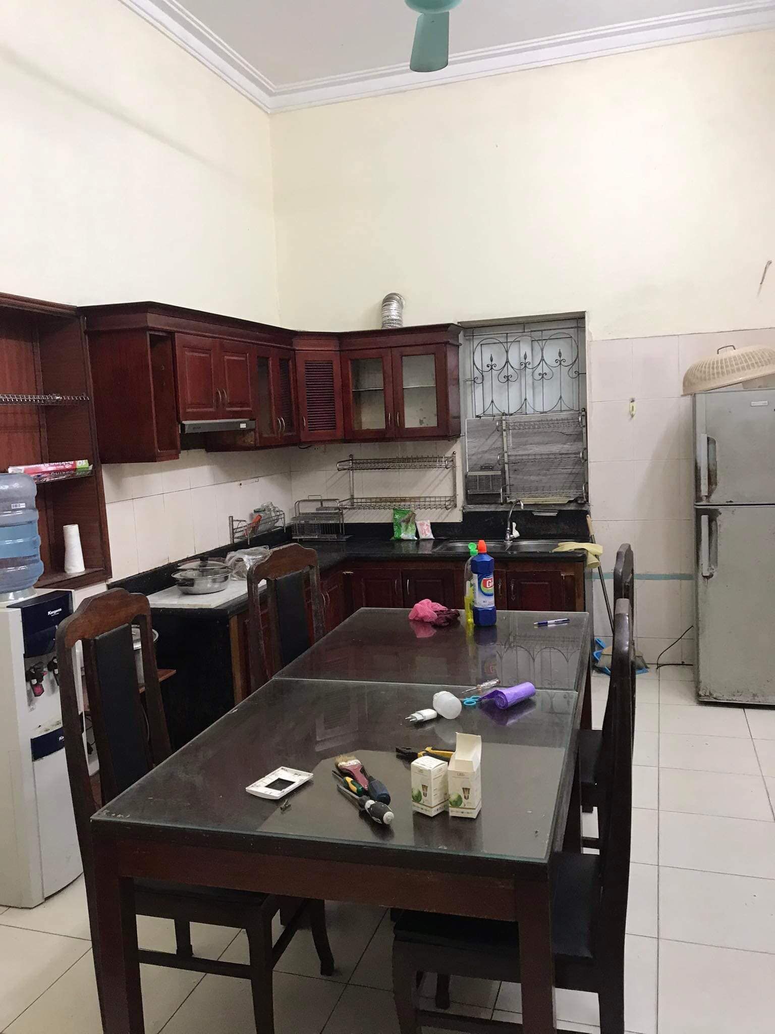 Cho thuê nhà ngõ 515 Hoàng Hoa Thám - Ba Đình - Hà Nội -Diện tích 40m 3 tầng 4 Phòng ngủ