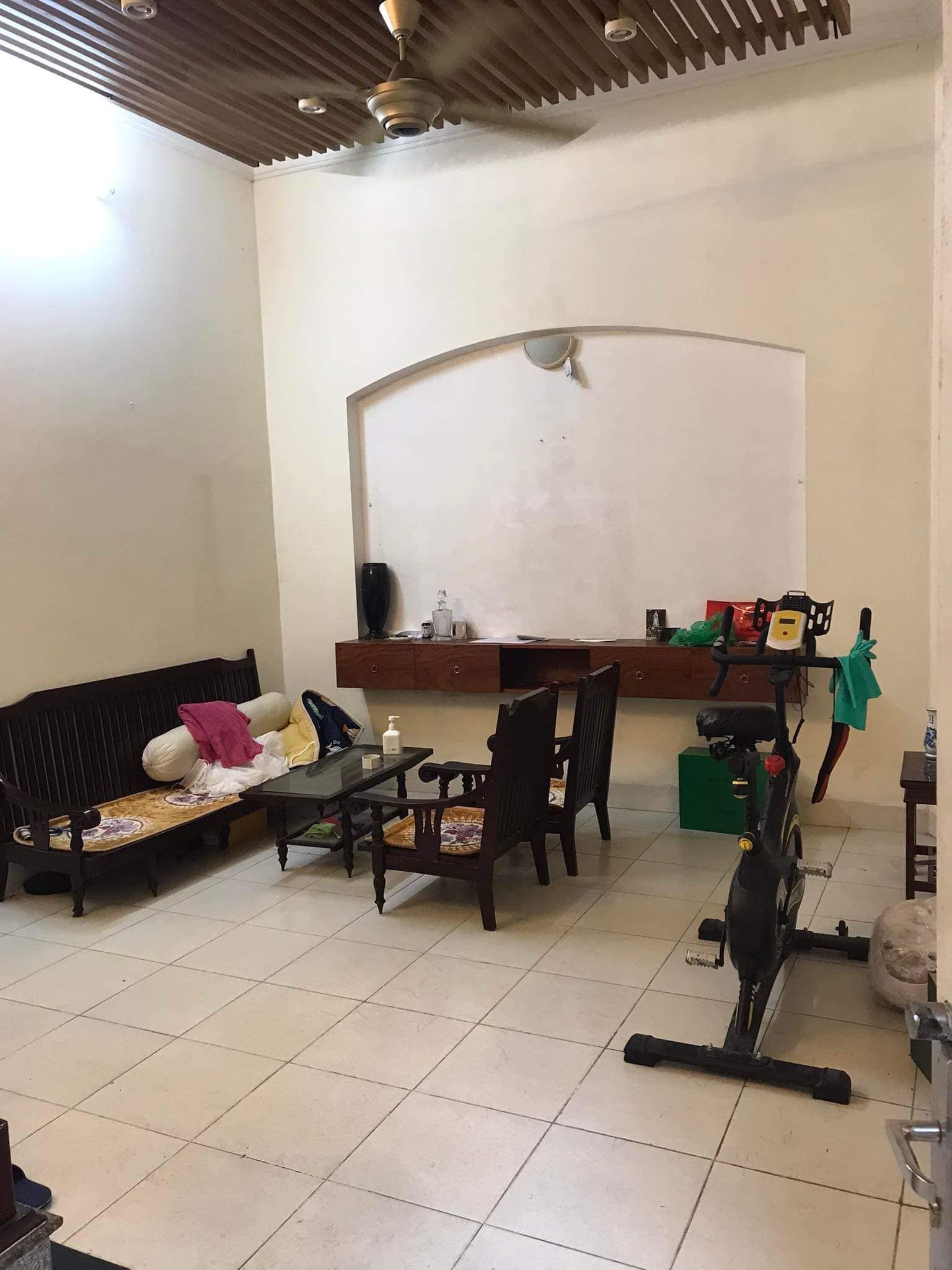 Cho thuê nhà ngõ 515 Hoàng Hoa Thám - Ba Đình - Hà Nội -Diện tích 40m 3 tầng 4 Phòng ngủ