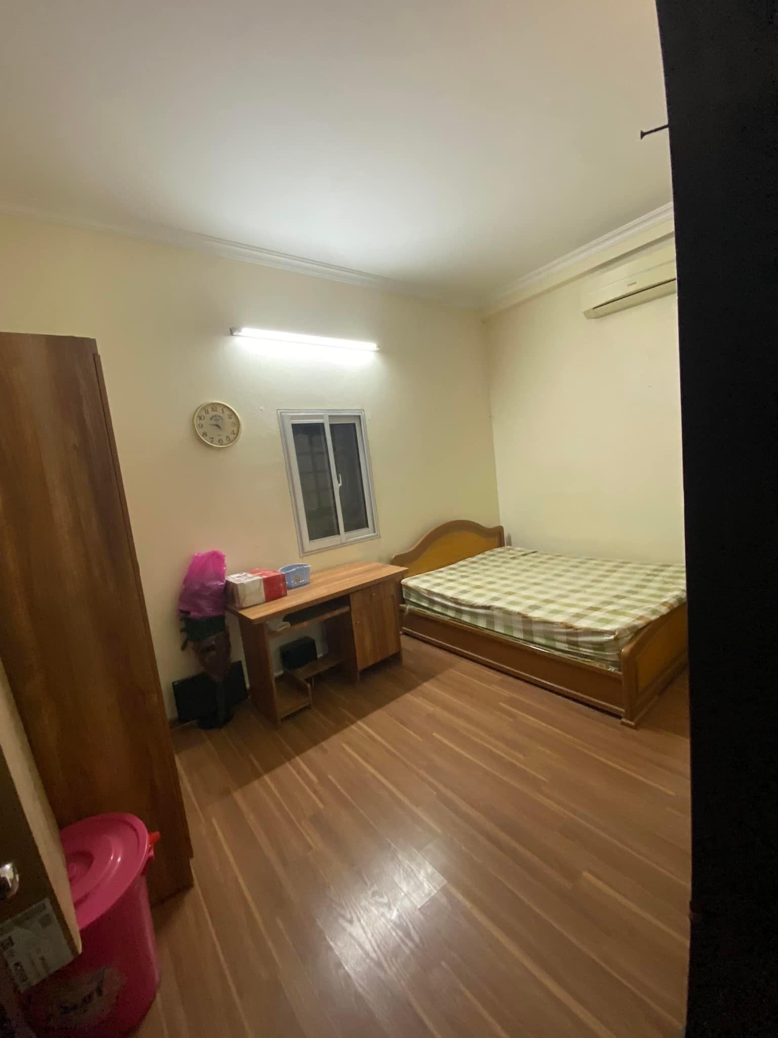 CHO THUÊ NGUYÊN CĂN 376 Khương Đình Thanh Xuân Diện tích 70m2x3 tầng có sân