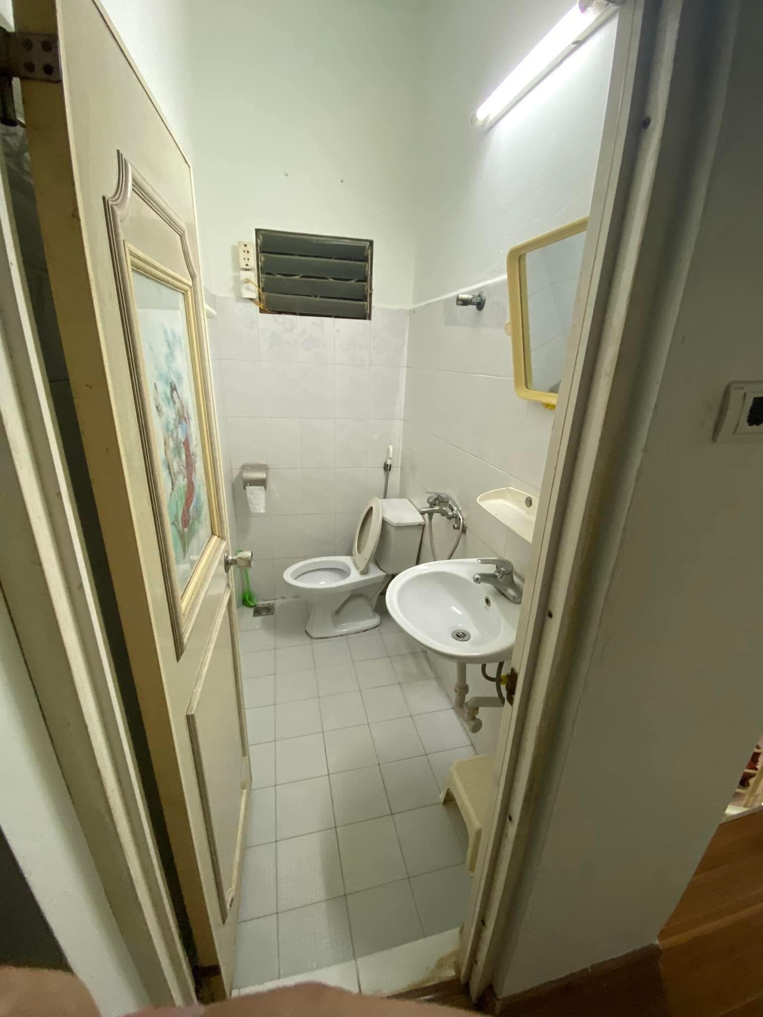 CHO THUÊ NGUYÊN CĂN 376 Khương Đình Thanh Xuân Diện tích 70m2x3 tầng có sân