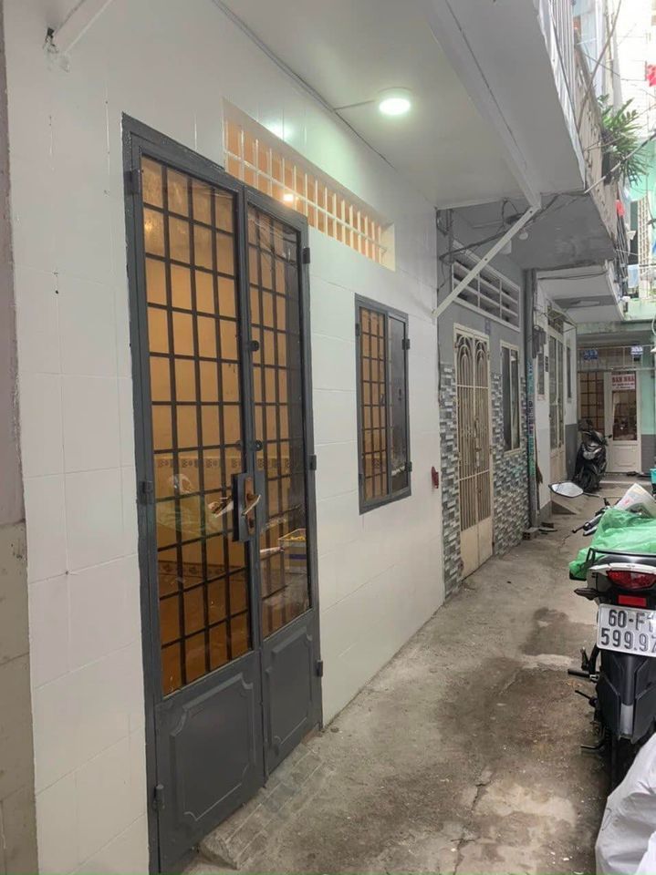 Bán nhà Nguyễn Kiệm P3 Gò Vấp- Cách Sân Bay 5P 1 trệt , 2 lầu , 2 Phòng Ngủ , 2 WC