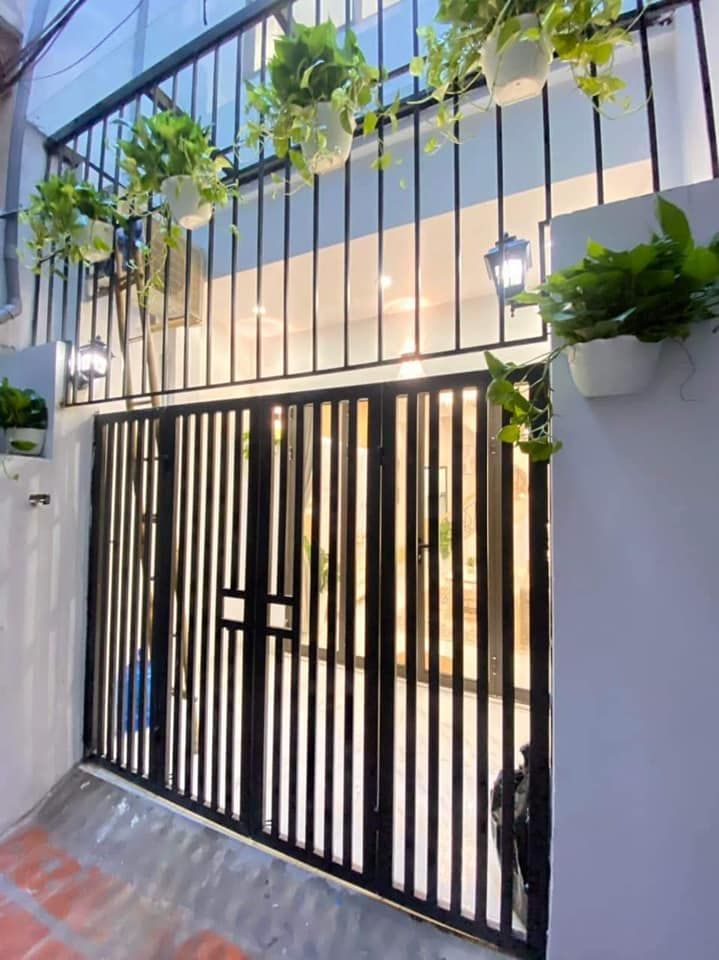 Bán nhà trung tâm quận Thanh Xuân, DT 43m² x 4 tầng x 4 ngủ giá chỉ 4 tỷ+ có thương lượng