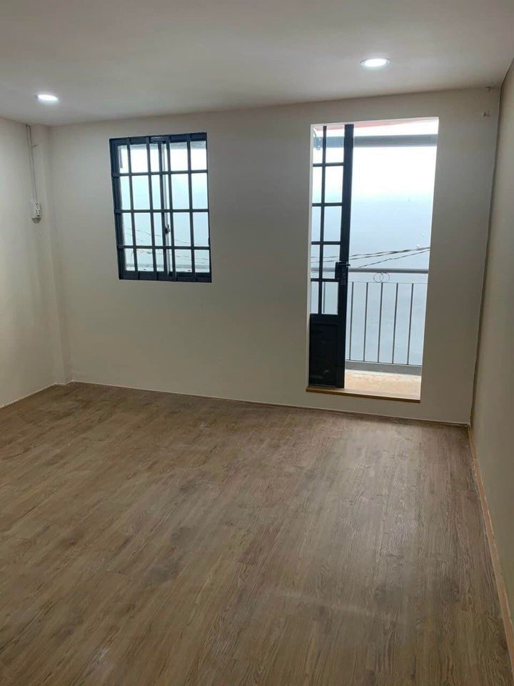 Bán nhà Nguyễn Kiệm P3 Gò Vấp- Cách Sân Bay 5P 1 trệt , 2 lầu , 2 Phòng Ngủ , 2 WC