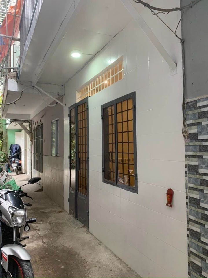 Bán nhà Nguyễn Kiệm P3 Gò Vấp- Cách Sân Bay 5P 1 trệt , 2 lầu , 2 Phòng Ngủ , 2 WC
