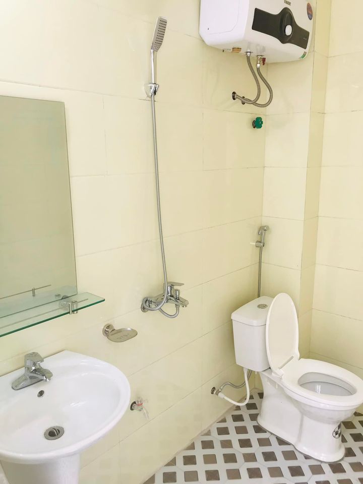 Chính chủ mình cần bán 2 nhà cấp 4 vừa hoàn thiện xong chỉ việc dọn vào ở đối diện UB p. Quảng Hưng
