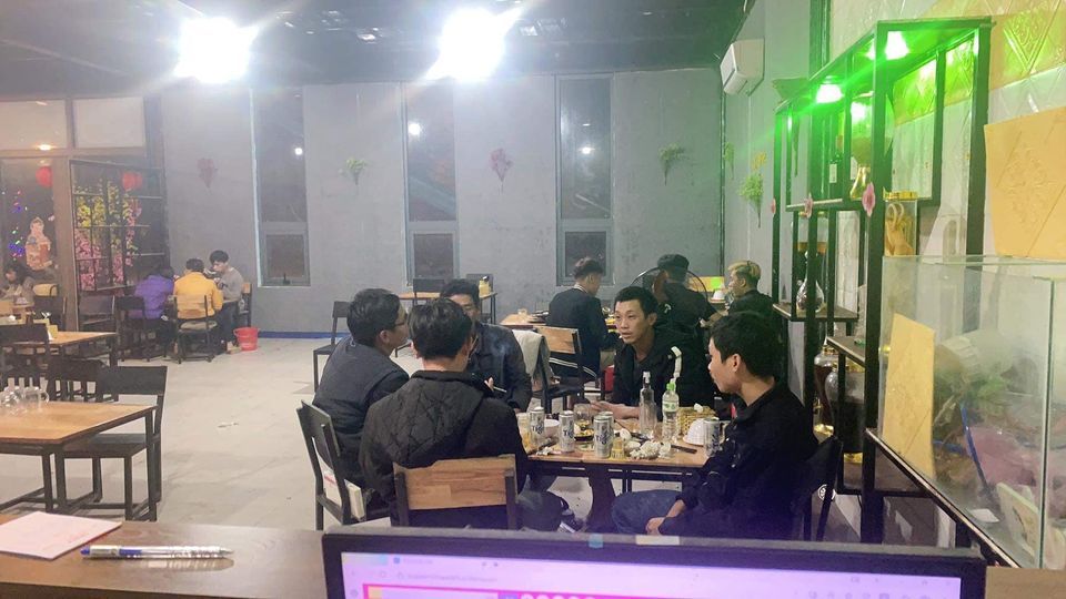 sang nhượng quán 2 tầng, 2 phòng, 2 vs, csvc đầy đủ, vào là bán được luôn CVA, Khối 3, Núi Thành