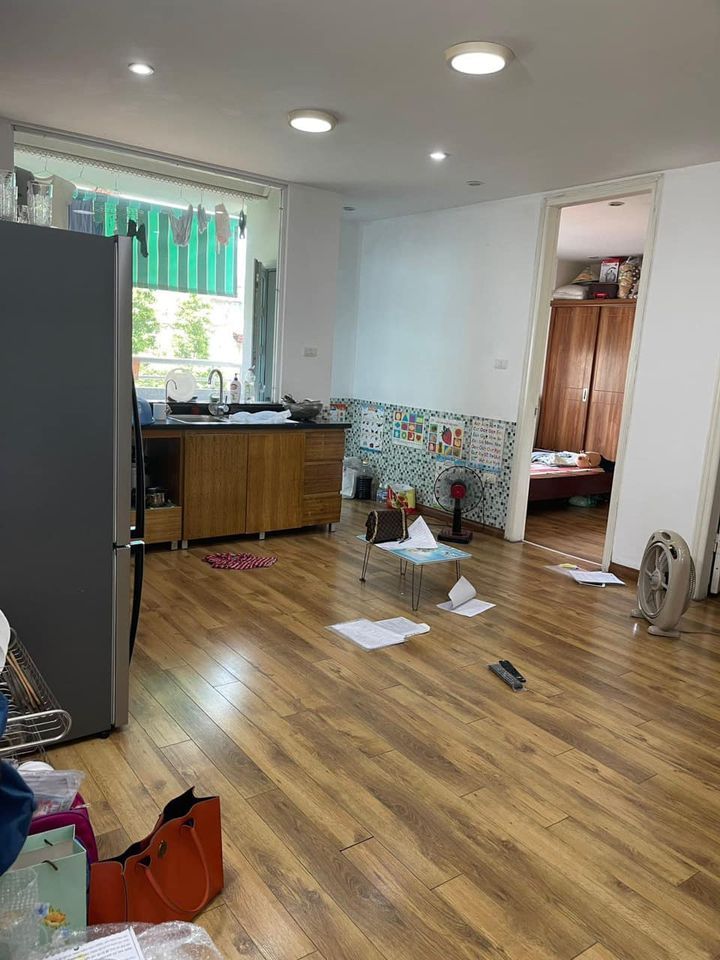 Chung cư Trần Quý Kiên 62m, 2 phòng ngủ, 1 vệ sinh, chào 2.2 tỷ thương lượng Nhà mới sửa nên mới
