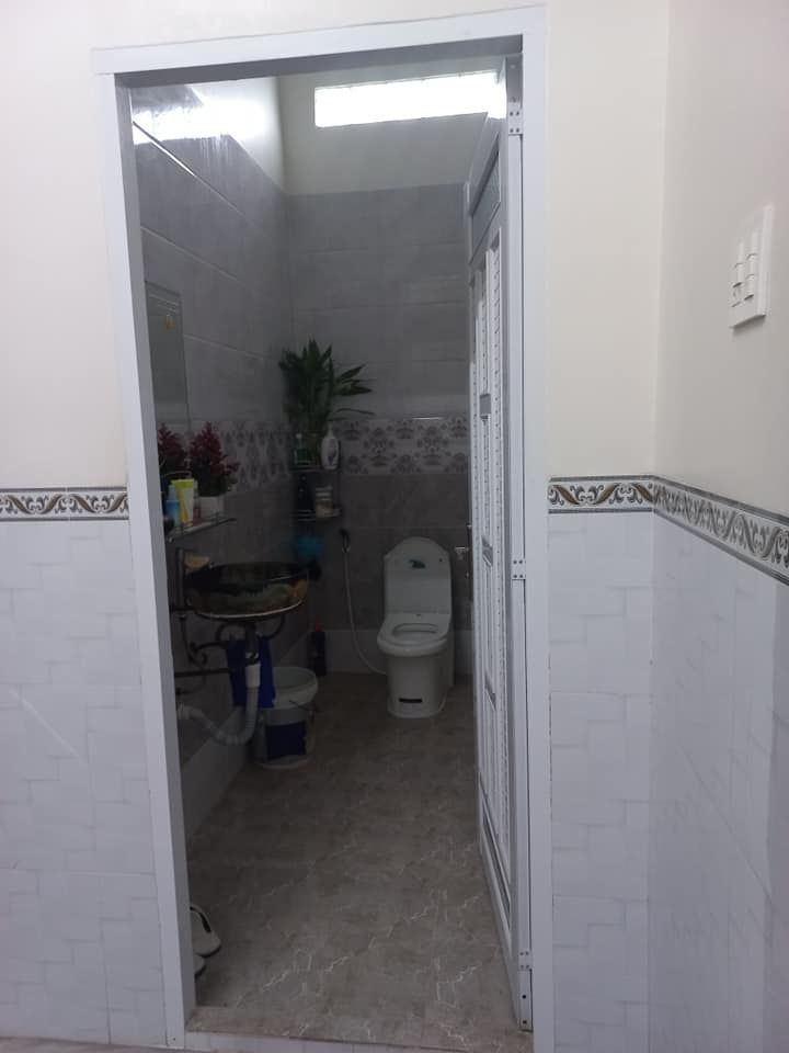Cần chuyển nhượng lại nhà và đất mới cất hơn 3 năm nhà bao mới, nội thất sang trọng khóm 7, p7 CM