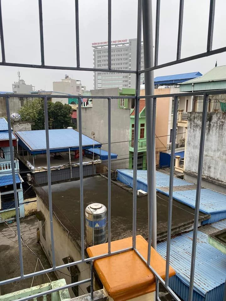 Chính chủ chuyển đi Sài Gòn cần bán nhanh nhà ngõ Ô TÔ đường Trường Chinh Diện tích 42m2 x3 tầng