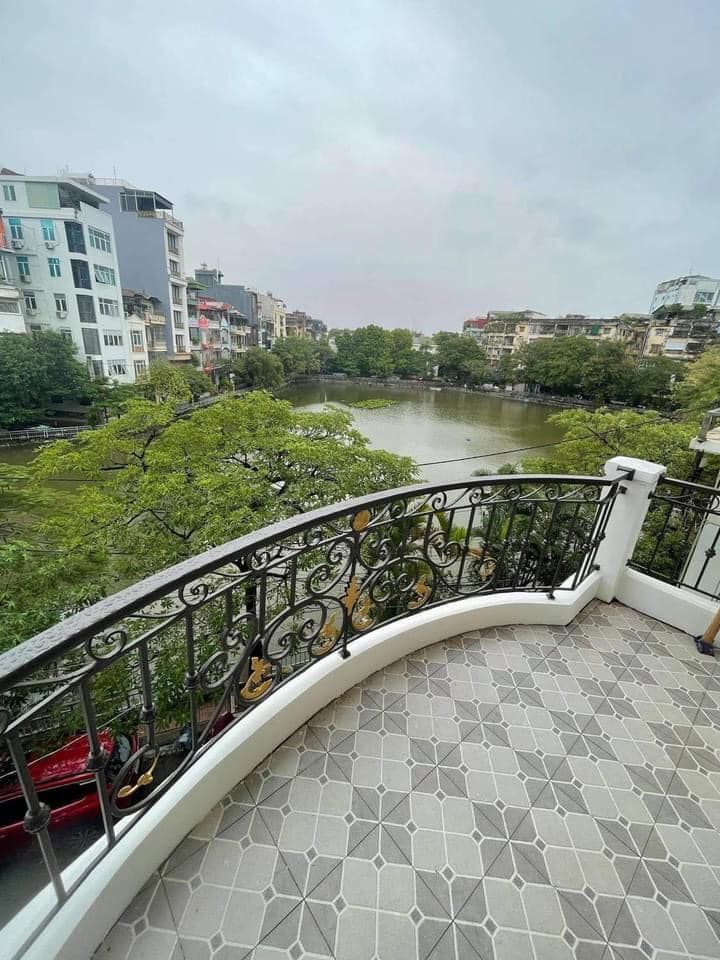 Nhà Mặt Hồ - Ô Tô Đỗ Tránh Trung Tâm HBT - Diện tích 56m - 5 tầng Mt 3,7m - Giá chào 14,7 tỷ - LH