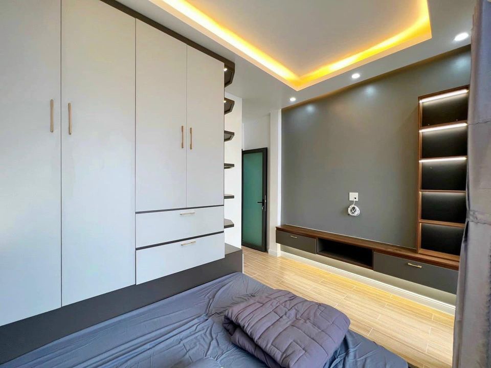 Tôi muốn Bán nhà Sổ Hồng Riêng gần chợ Bình Chánh Nhà Đúc thật 1 trệt 1lầu có 3 Phòng ngủ
