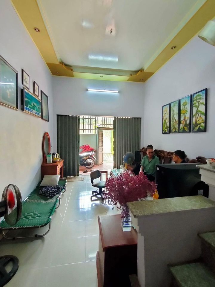 Bán nhà 1,5 tầng ngõ Nguyễn Bính - Văn Cao có sân cổng rộng. Nhà có phòng ngủ dưới tầng 1
