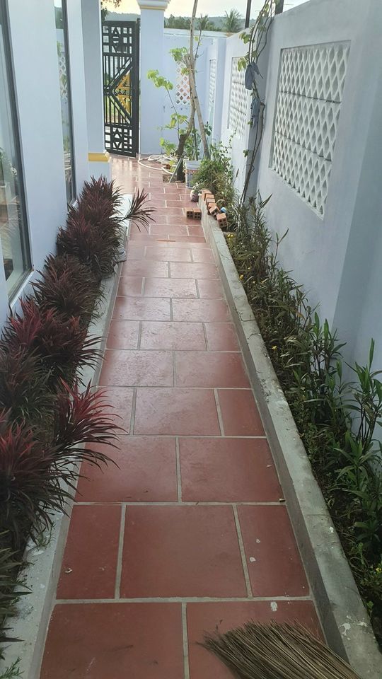 Chính chủ cần tiền gấp nên em bán căn nhà ngay đường Nguyễn Trung Trực, Phú Quốc. Nhà mới xây