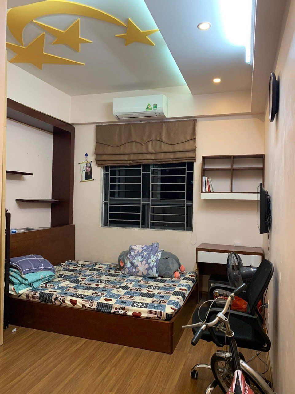 Bán gấp căn hộ chung cư Linh Đàm, Hoàng Mai. Diện tích 60m2, gồm 2 phòng ngủ, khách bếp, 2 vs
