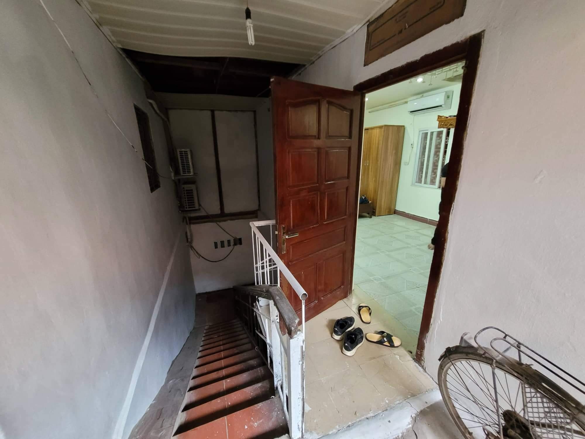 Bán Tập Thể Bộ Công An (Ngõ Chiến Thắng - Khâm Thiên) DT sử dụng 60m2 giá 1,35 tỷ DT sổ đỏ: 18.5m