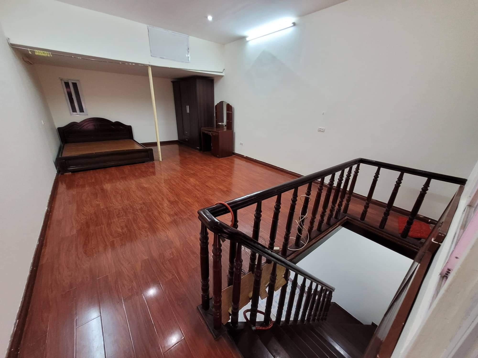Bán Tập Thể Bộ Công An (Ngõ Chiến Thắng - Khâm Thiên) DT sử dụng 60m2 giá 1,35 tỷ DT sổ đỏ: 18.5m