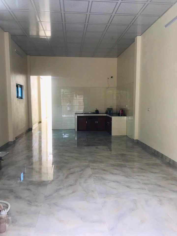 Chính chủ mình cần bán 2 nhà cấp 4 vừa hoàn thiện xong chỉ việc dọn vào ở đối diện UB p. Quảng Hưng