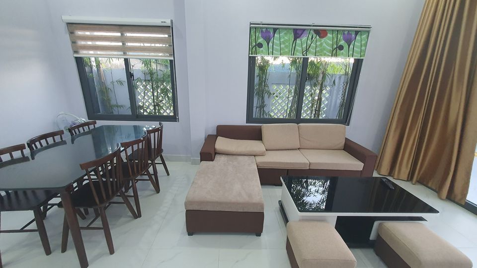 Chính chủ cần tiền gấp nên em bán căn nhà ngay đường Nguyễn Trung Trực, Phú Quốc. Nhà mới xây