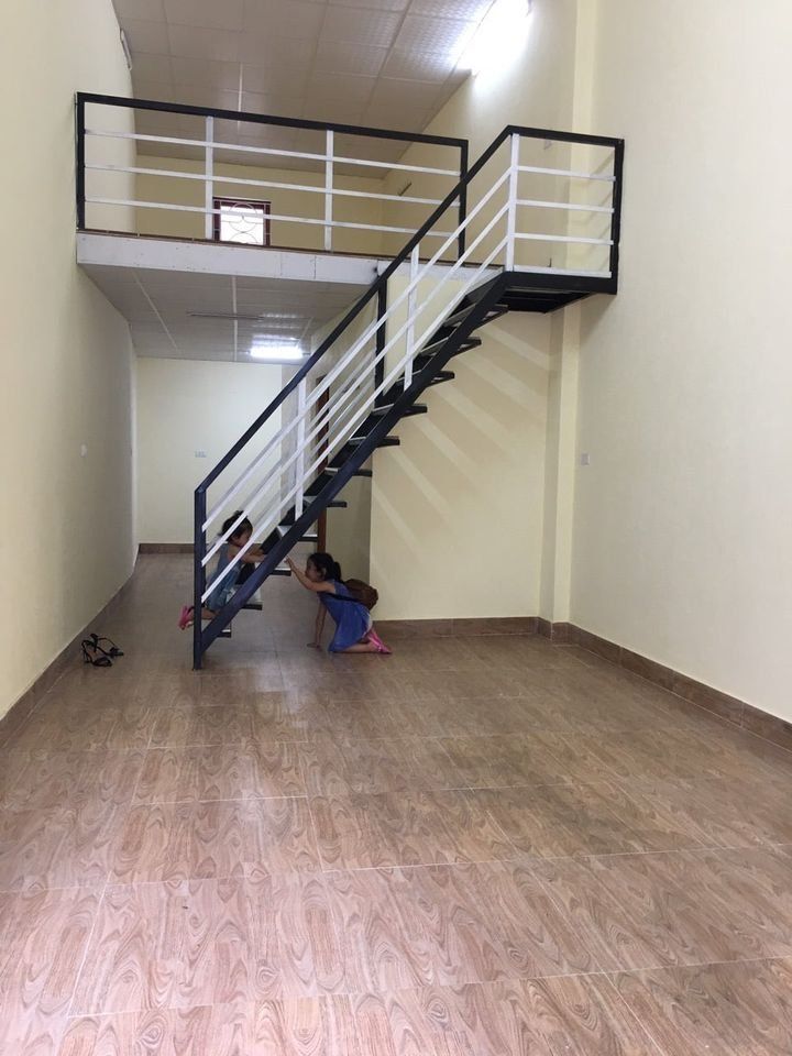 Cho thuê căn hộ nhà riêng 50m2 có gác xép rộng rãi, nhà mới sạch sẽ an ninh tốt khu dân trí cao