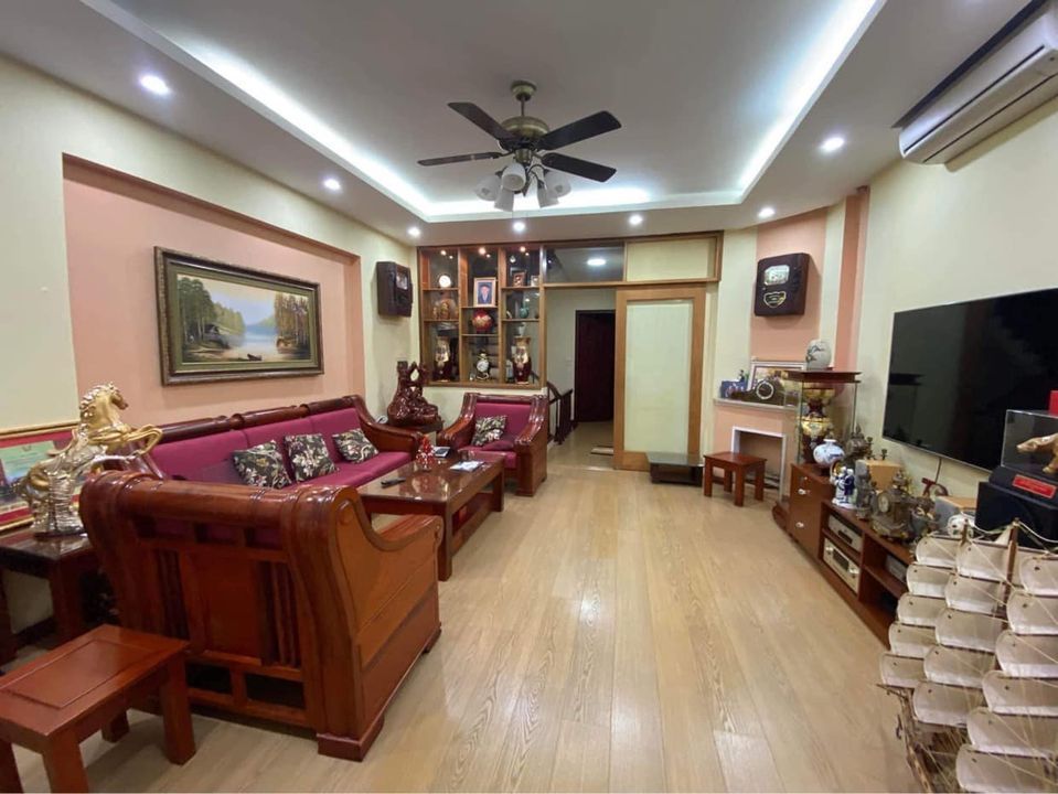 TOP 1 CĂN NHÀ PHÂN KHÚC 10-12 TỶ CẦU GIẤY Ở SANG KINH DOANH VÀNG 55m2-6 tầng MT 5.5m Vỉa hè Ô tô