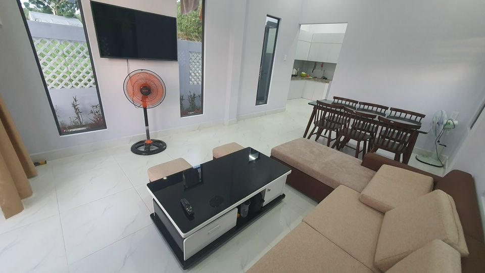 Chính chủ cần tiền gấp nên em bán căn nhà ngay đường Nguyễn Trung Trực, Phú Quốc. Nhà mới xây