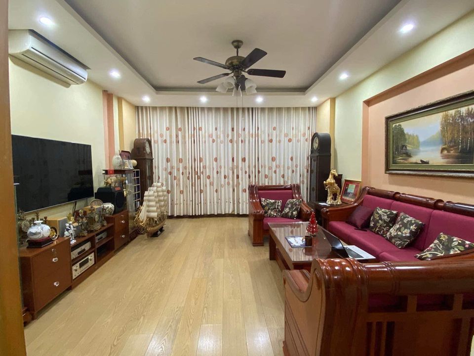 TOP 1 CĂN NHÀ PHÂN KHÚC 10-12 TỶ CẦU GIẤY Ở SANG KINH DOANH VÀNG 55m2-6 tầng MT 5.5m Vỉa hè Ô tô