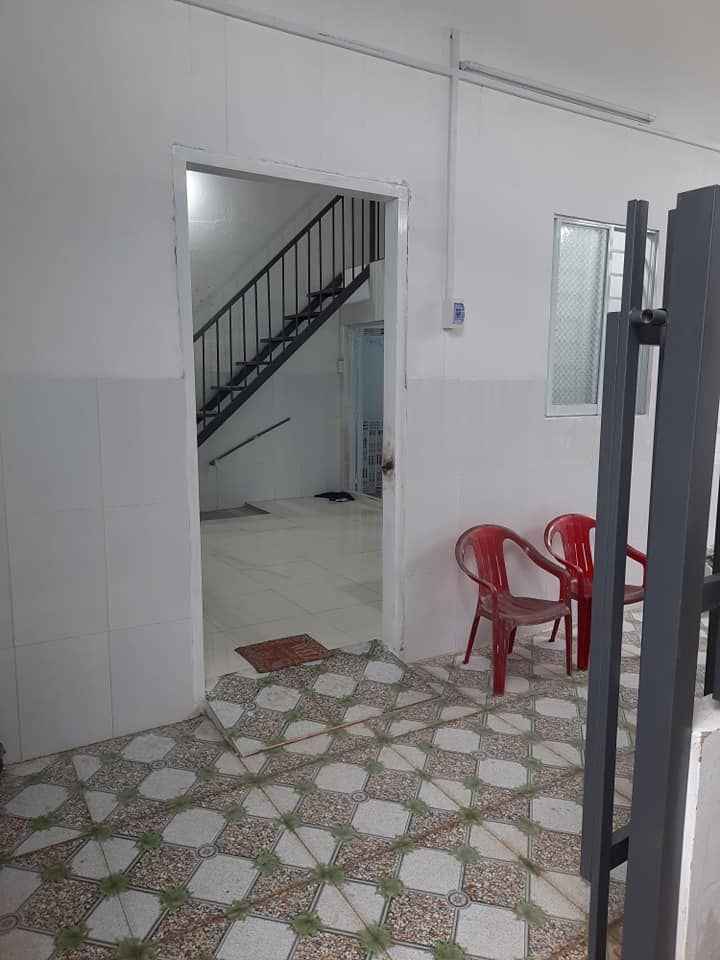 Cho thuê nhà nhỏ xinh có p. Khách, 1 p.ngủ, có gác đúc, bếp, wc, sân, cổng rào riêng