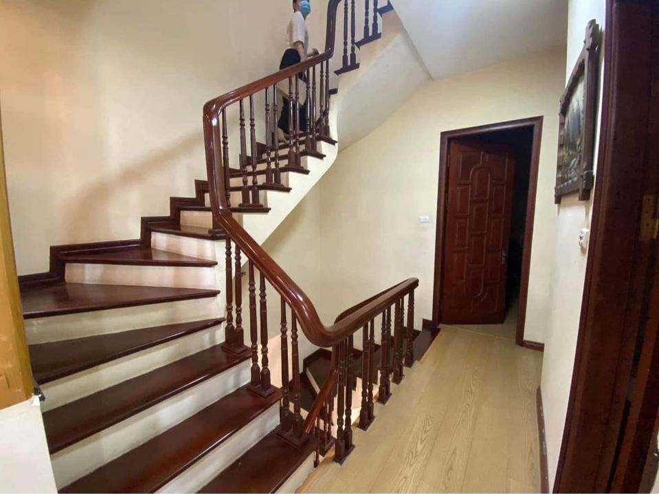 TOP 1 CĂN NHÀ PHÂN KHÚC 10-12 TỶ CẦU GIẤY Ở SANG KINH DOANH VÀNG 55m2-6 tầng MT 5.5m Vỉa hè Ô tô