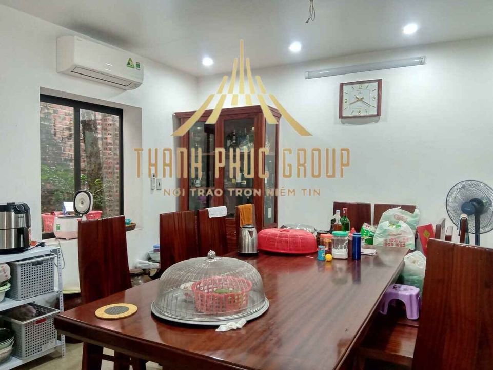 GIA ĐÌNH CHUYỂN LÊN HÀ NỘI MUỐN BÁN CĂN NHÀ VƯỜN 2 Tầng RỘNG 220M2 GẦN TIỂU HỌC NINH KHÁNH