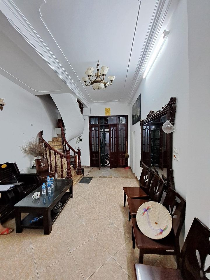 TRUNG TÂM ĐỐNG ĐA HOÀNG CẦU HÀO NAM NGÕ THÔNG GẦN PHỐ DT 35m2 MT 4.3m giá 4 tỷ
