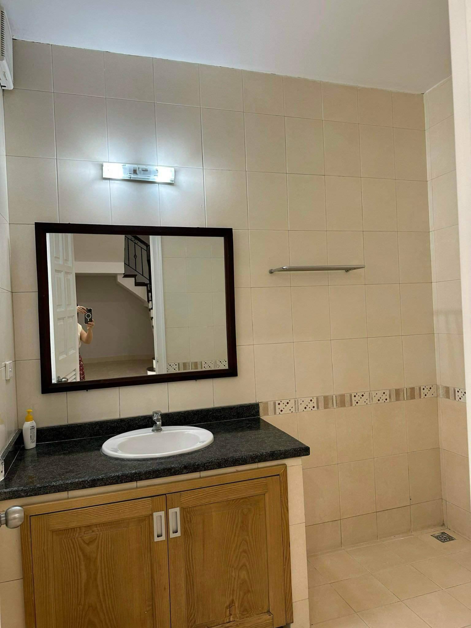 Cần cho thuê gấp Biệt thự Ciputra Xuân La Tây Hồ DT 180m Khu T7