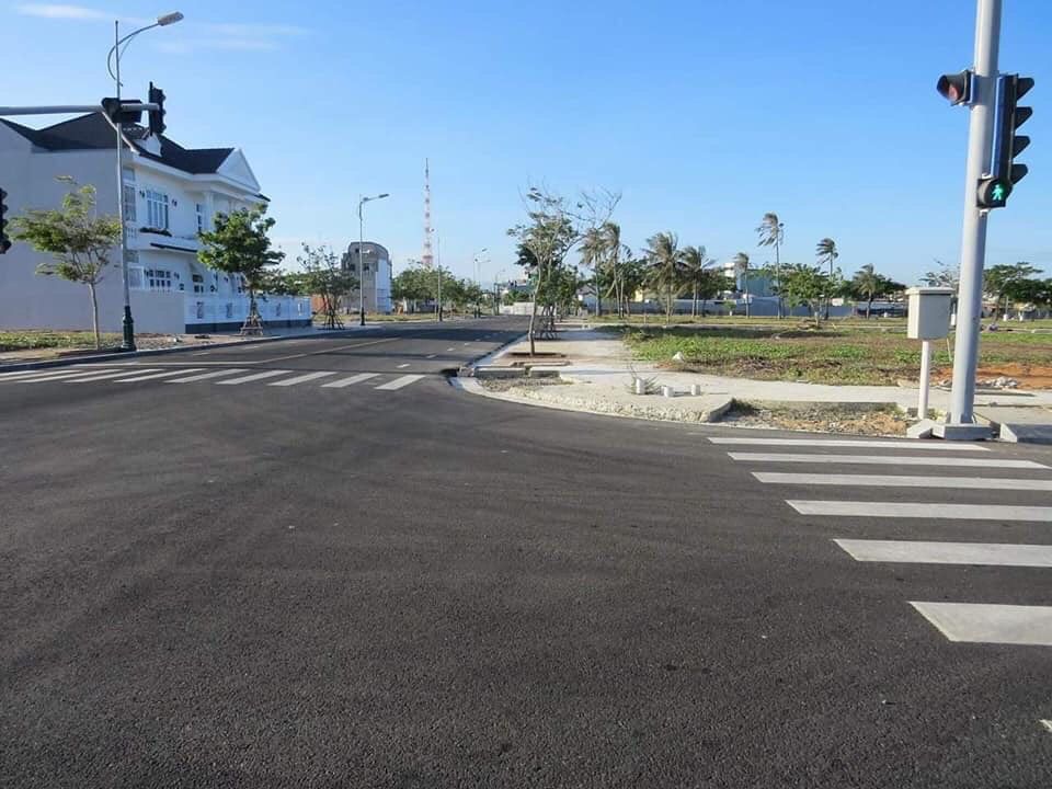 CỰC SỐC: ĐẤT QUẬN 2, THỔ CƯ 100%,MẶT TIỀN NGUYỄN THỊ ĐỊNH, GIÁ CHỈ: