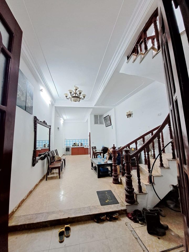 TRUNG TÂM ĐỐNG ĐA HOÀNG CẦU HÀO NAM NGÕ THÔNG GẦN PHỐ DT 35m2 MT 4.3m giá 4 tỷ