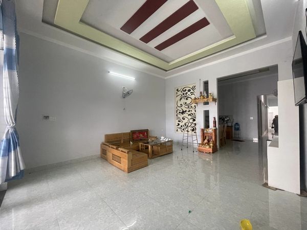 Bán Nhà Nội Thị đường betong 8m - Nhà xây hiện đại Gồm 1 phòng khách 2 phòng ngủ bếp sân phơi