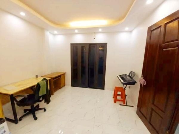 Cực hiếm nhà Đại Mỗ 34m2 Ô tô quay đầu trong ngõ, dân xây 4 tầng chắc chắn.