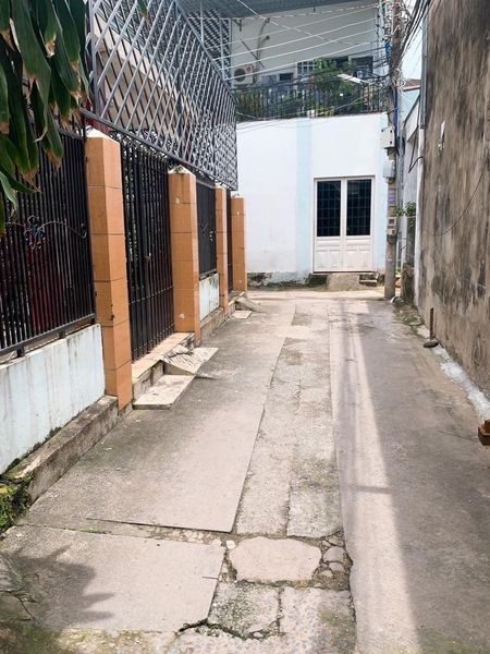 Bán nhà cấp 4 góc 2 mặt tiền phường tam hoà Biên Hoà chủ ngộp lắp rồi hạ chỉ còn 2 tỷ 250tr ạ