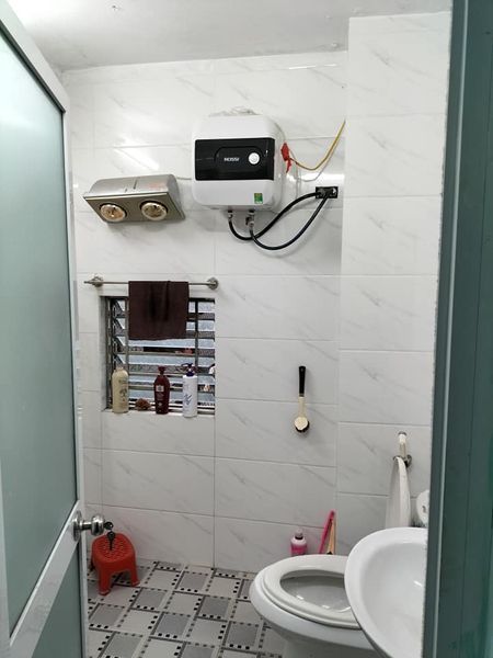 Vợ chồng giáo viên gửi bán căn nhà 3 tầng diện tích 38m2 nhà dân xây độc lập